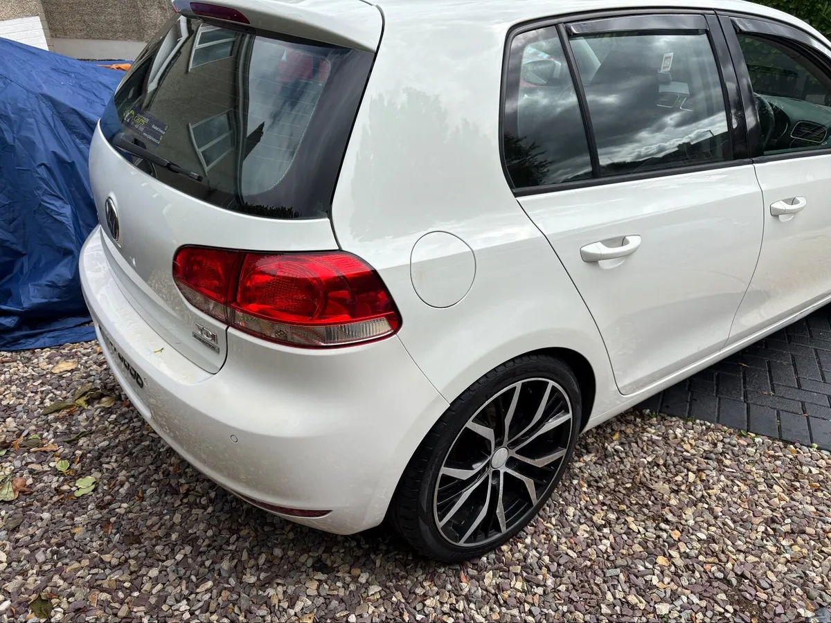Volkswagen Golf 2011 - Image 4