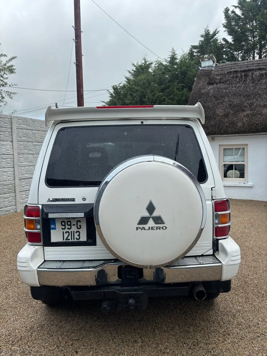 Vintage Mitsubishi Pajero - Image 4