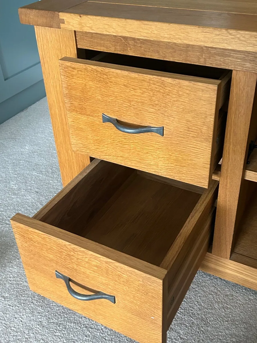 Solid Oak TV Unit and Shelving Unit /Bookcase - Image 2