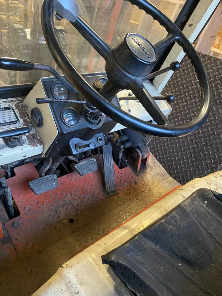 Nissan forklift - Image 2