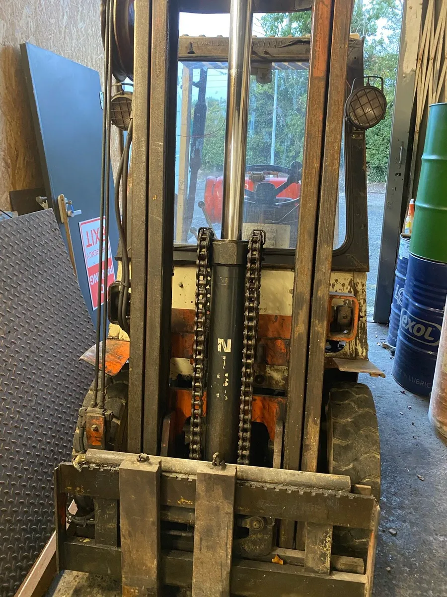 Nissan forklift - Image 3