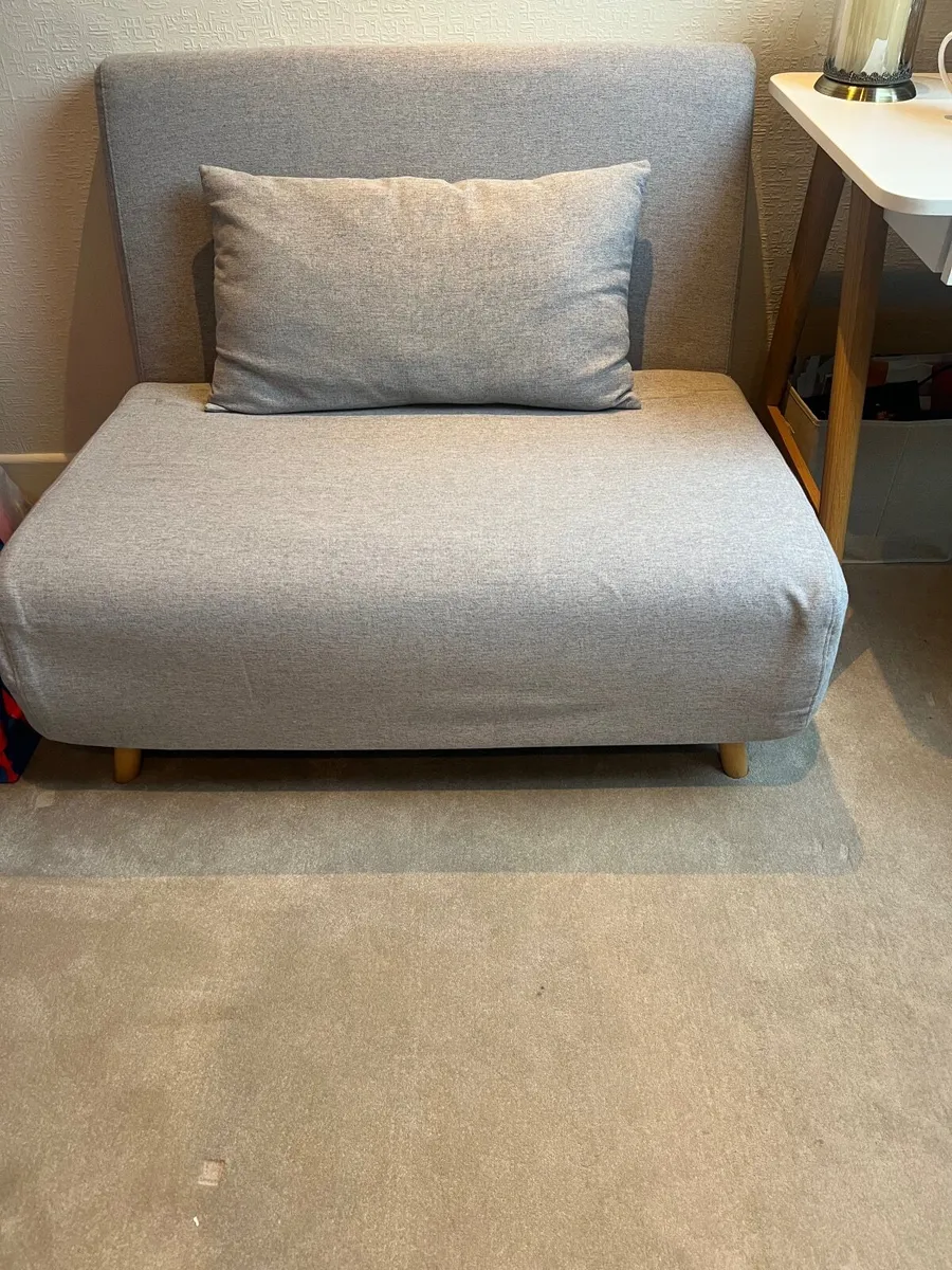 1 seater grey sofa bed - Image 1