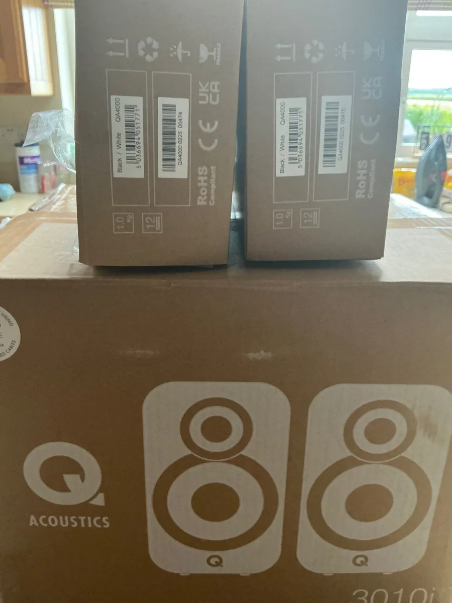 Hi Fi speakers - Image 1