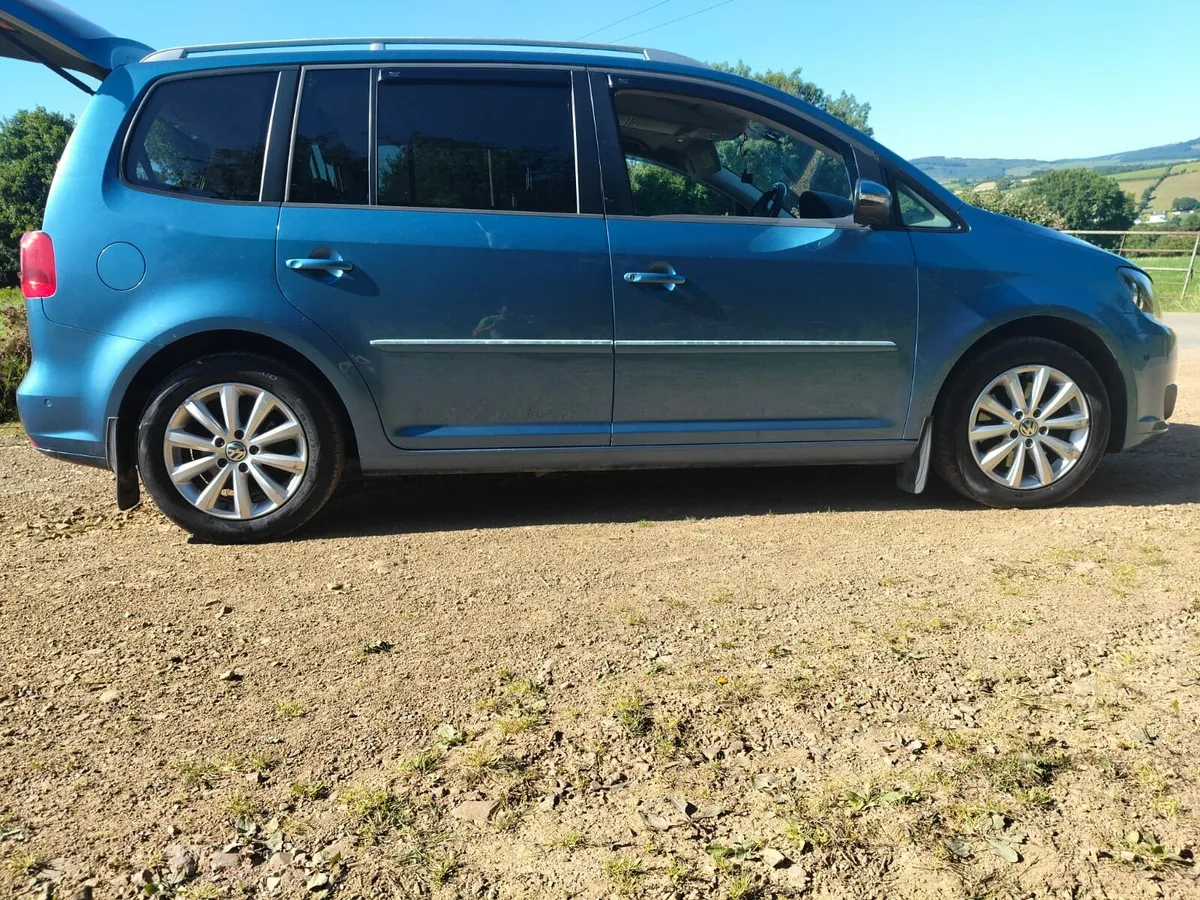 Volkswagen touran - Image 2