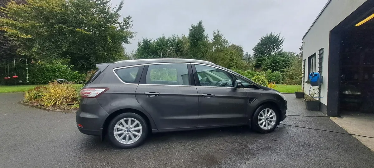 Ford S-MAX - Image 2