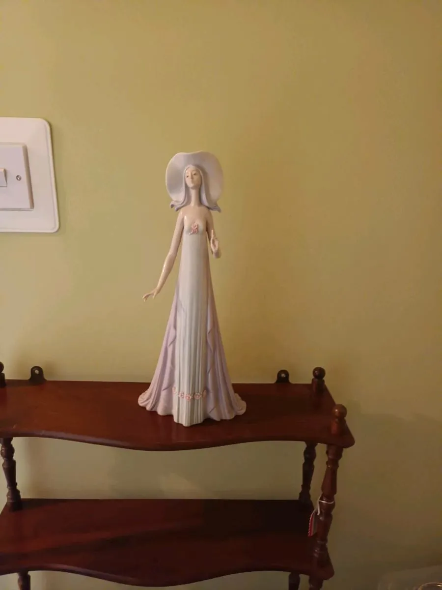 Lladro "The Debutante" Porcelain Figurine  1431 - Image 1