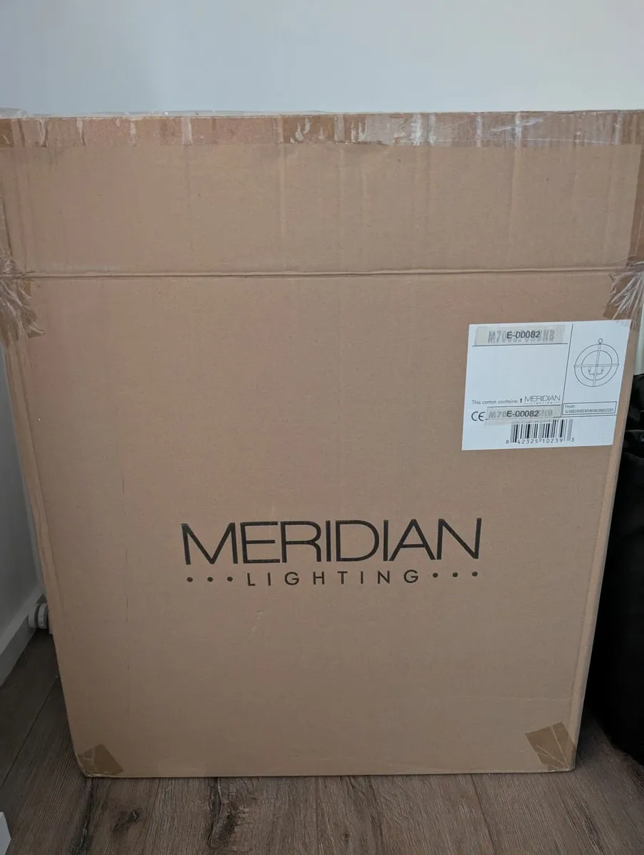 3 light pendant - new in box - Image 3