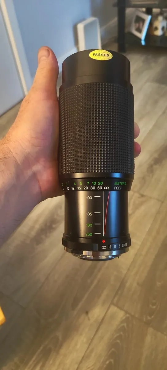 Vivitar Olympus 75-250mm lens - Image 1