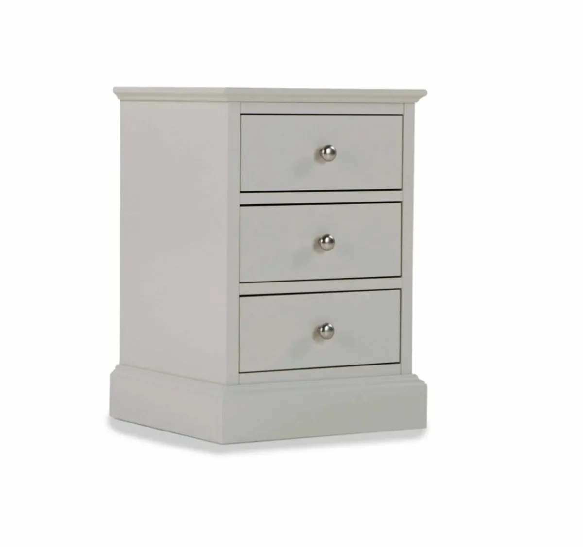 Grey matching bedroom furniture. - Image 4