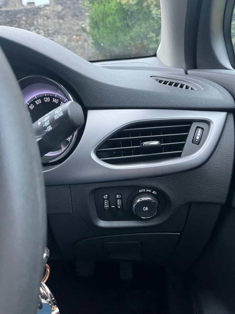 Opel Astra 2016 - Image 2
