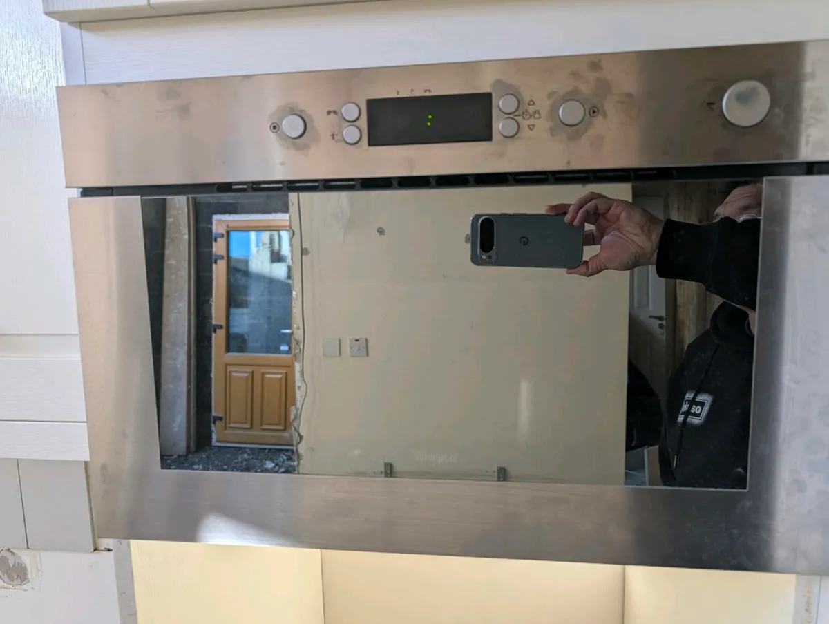 Whirlpool integrated microwave - Image 1