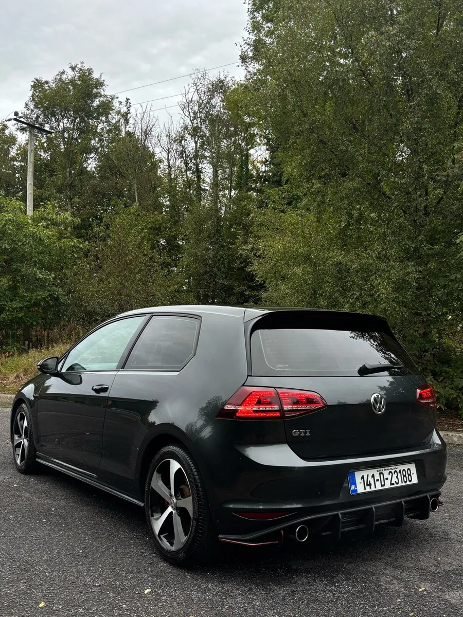 Volkswagen Golf GTI - Image 3