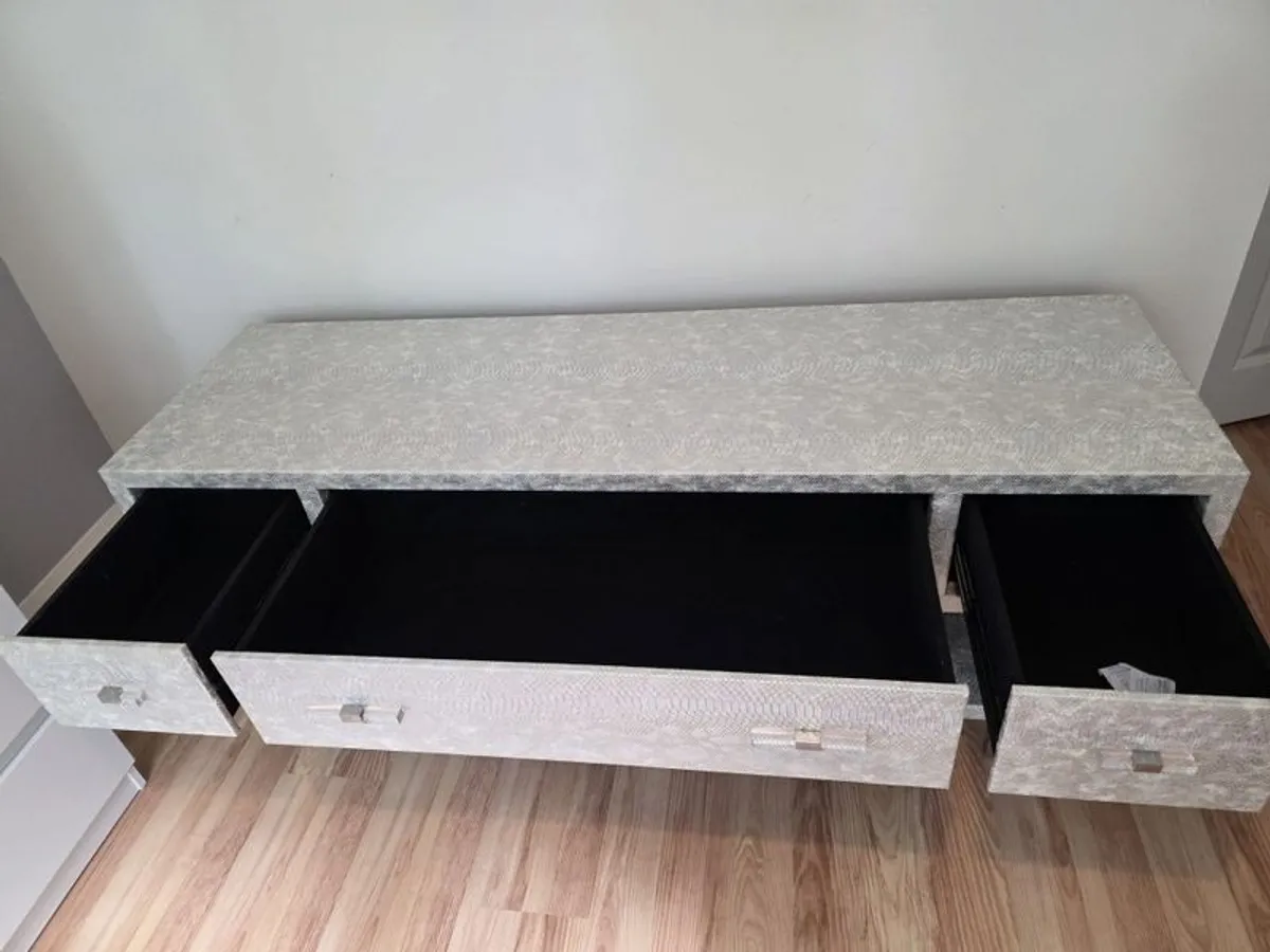 cabinet Tv - Image 2