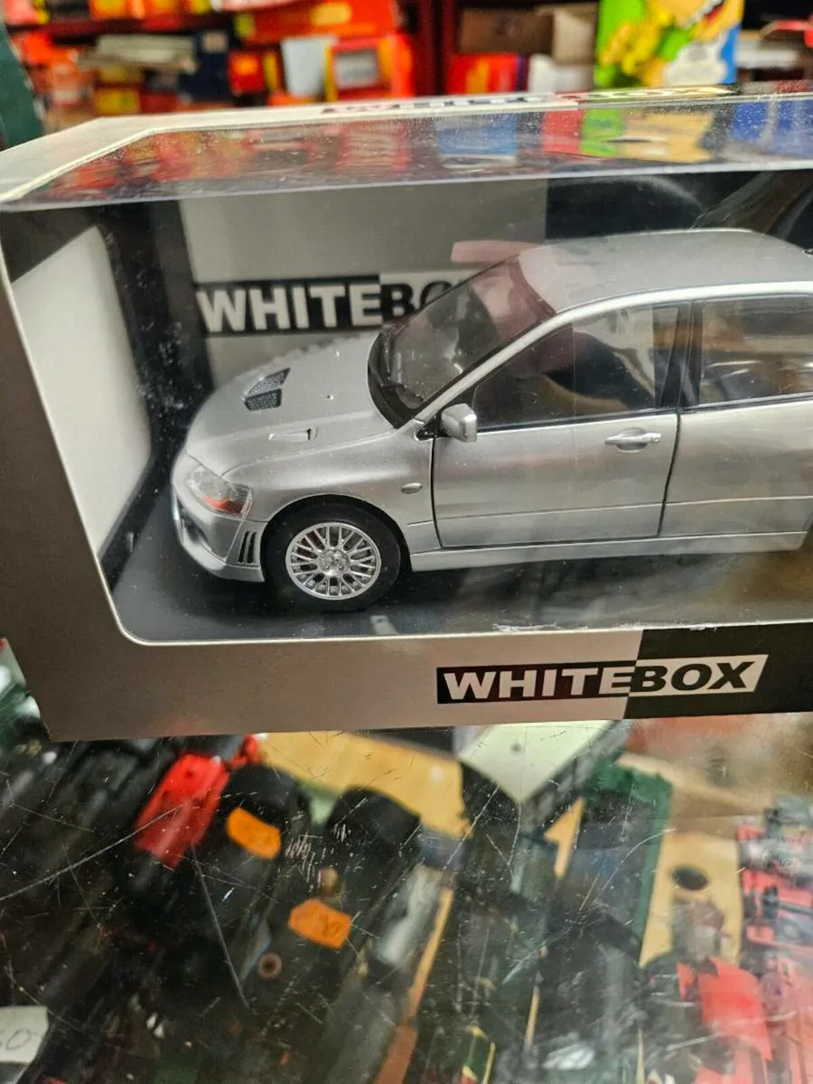 Corgi White Box Mitsubushi Evolution - Image 2