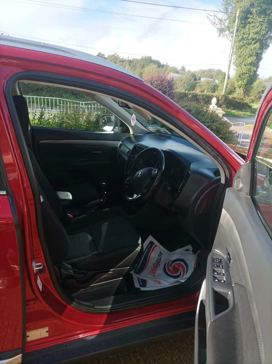 7 seater jeep/ Mitsubishi Outlander - Image 3