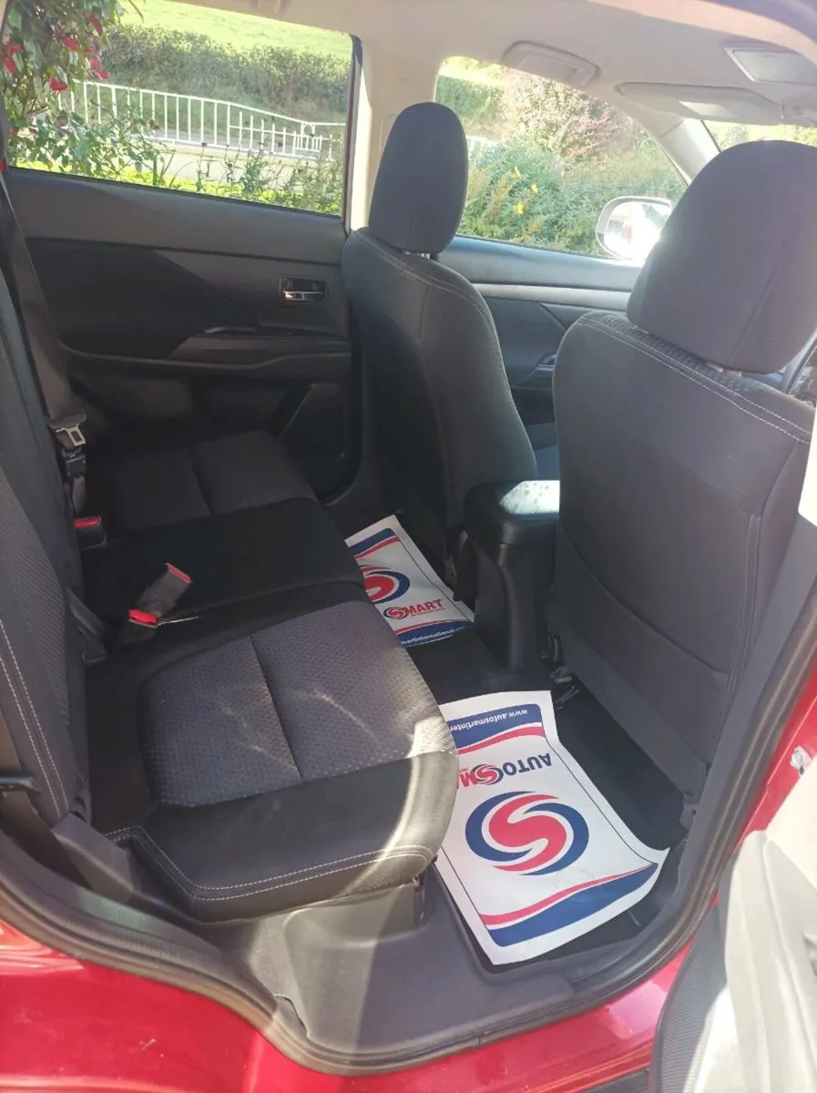7 seater jeep/ Mitsubishi Outlander - Image 4