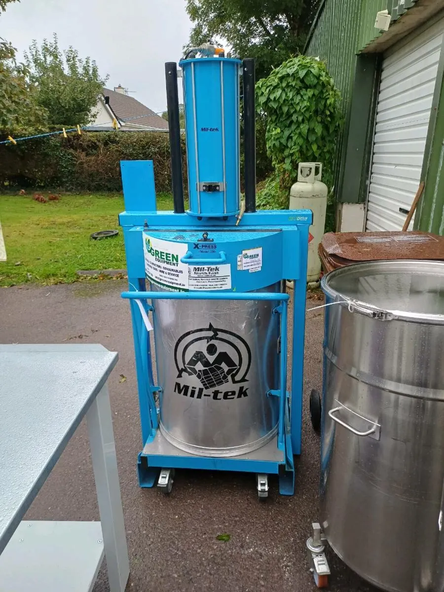 Catering equipment - Image 1