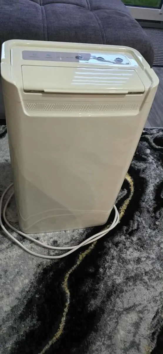 Air dehumidifier - Image 1
