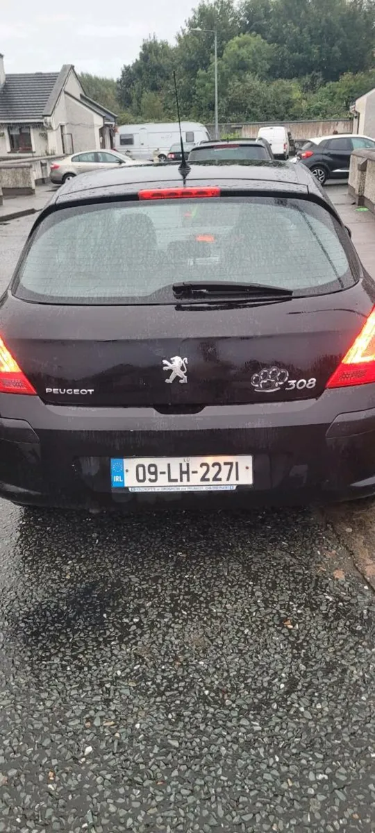 Car - Image 3