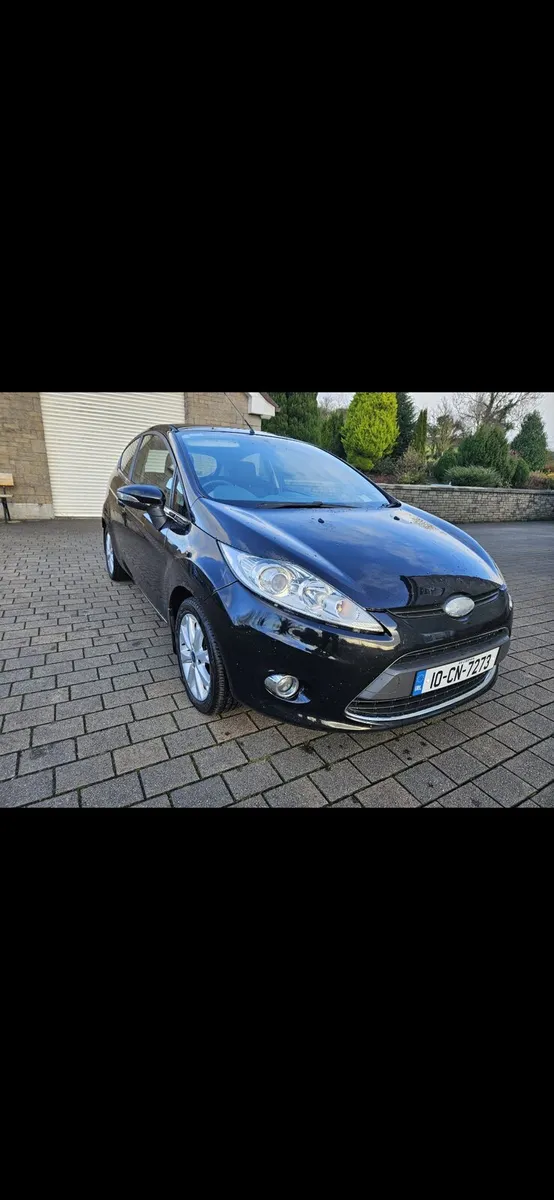 Ford fiesta zetec 2010 - Image 1