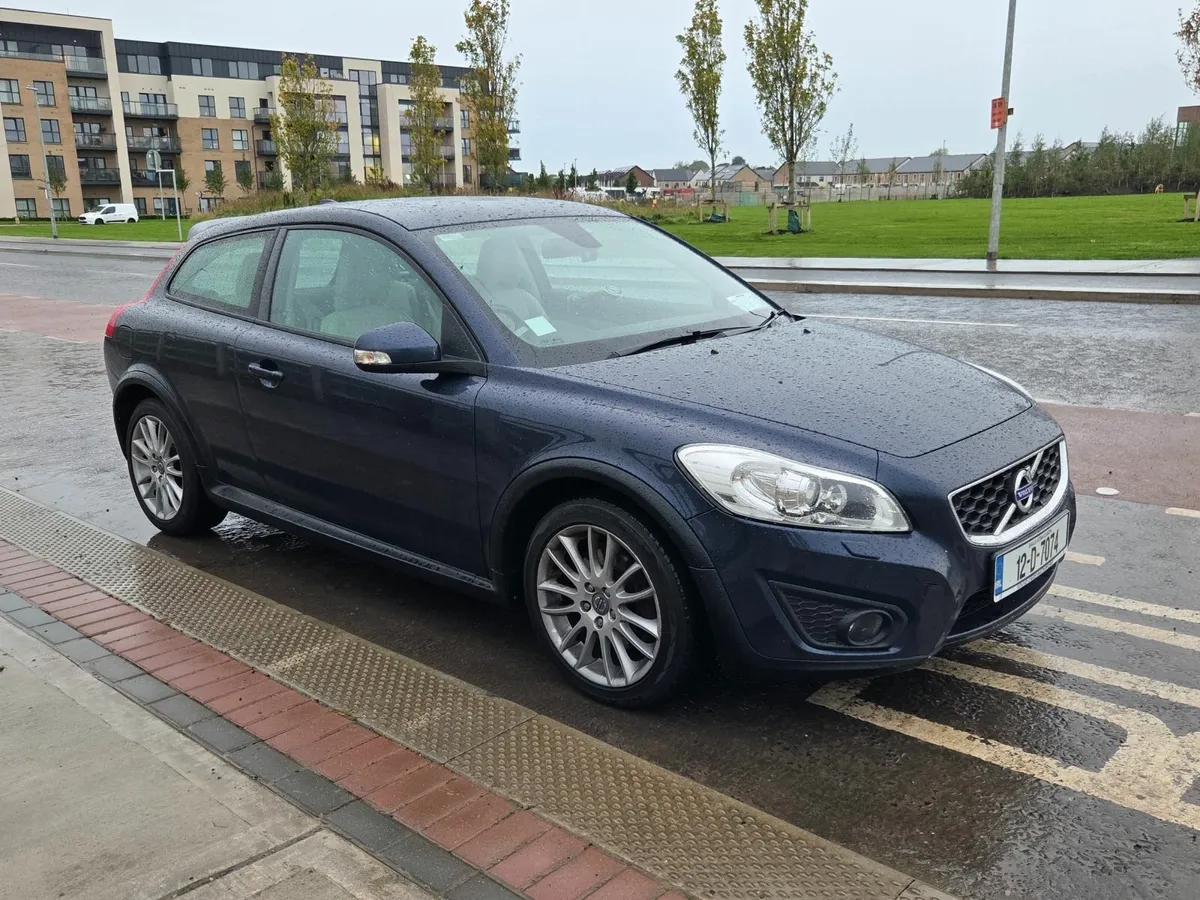 Volvo C30 D3 Auto SE LUX - Image 3