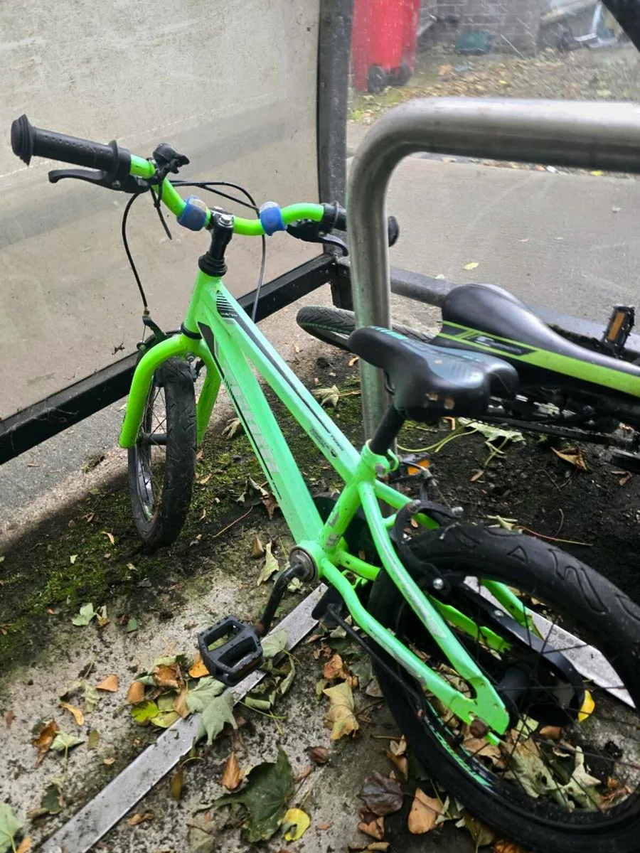 Kids starting bike - Image 1