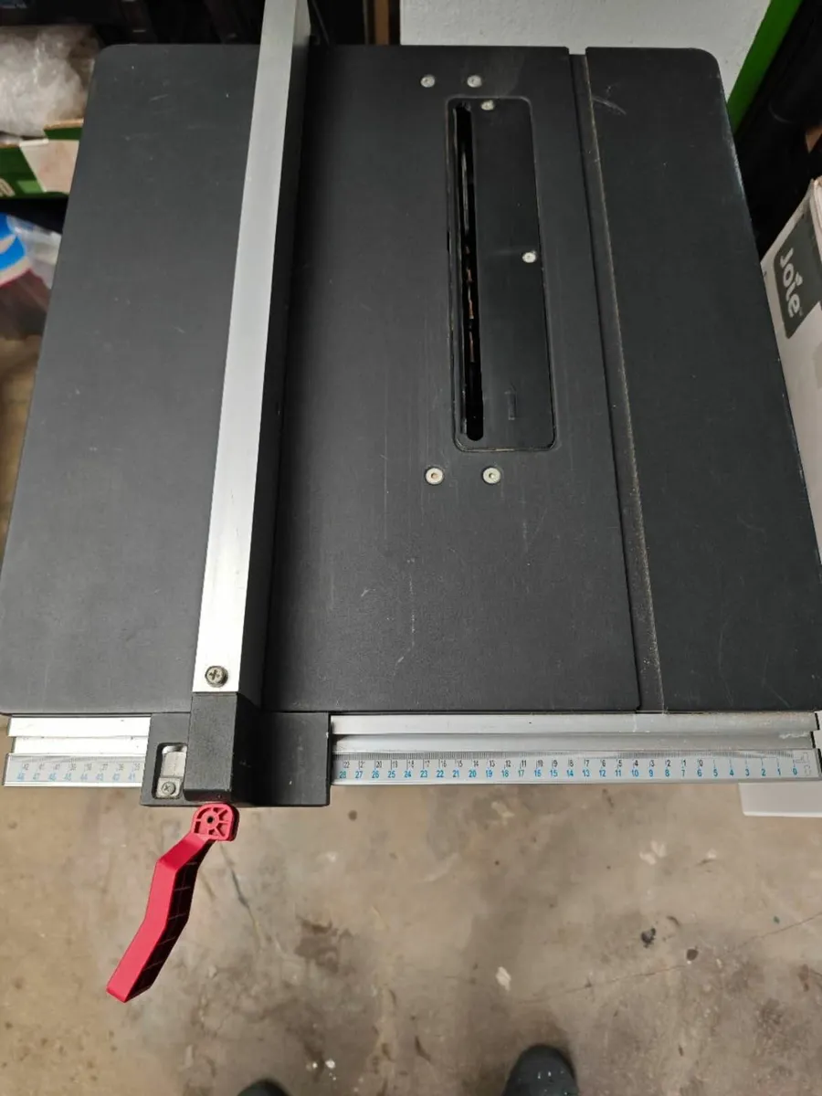 table saw in good condition, collect from Dublin18 - Image 3