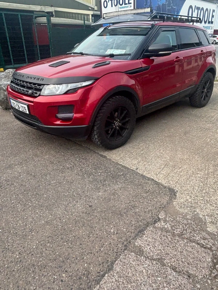 132 Range Rover  Evoque Commercial - Image 4