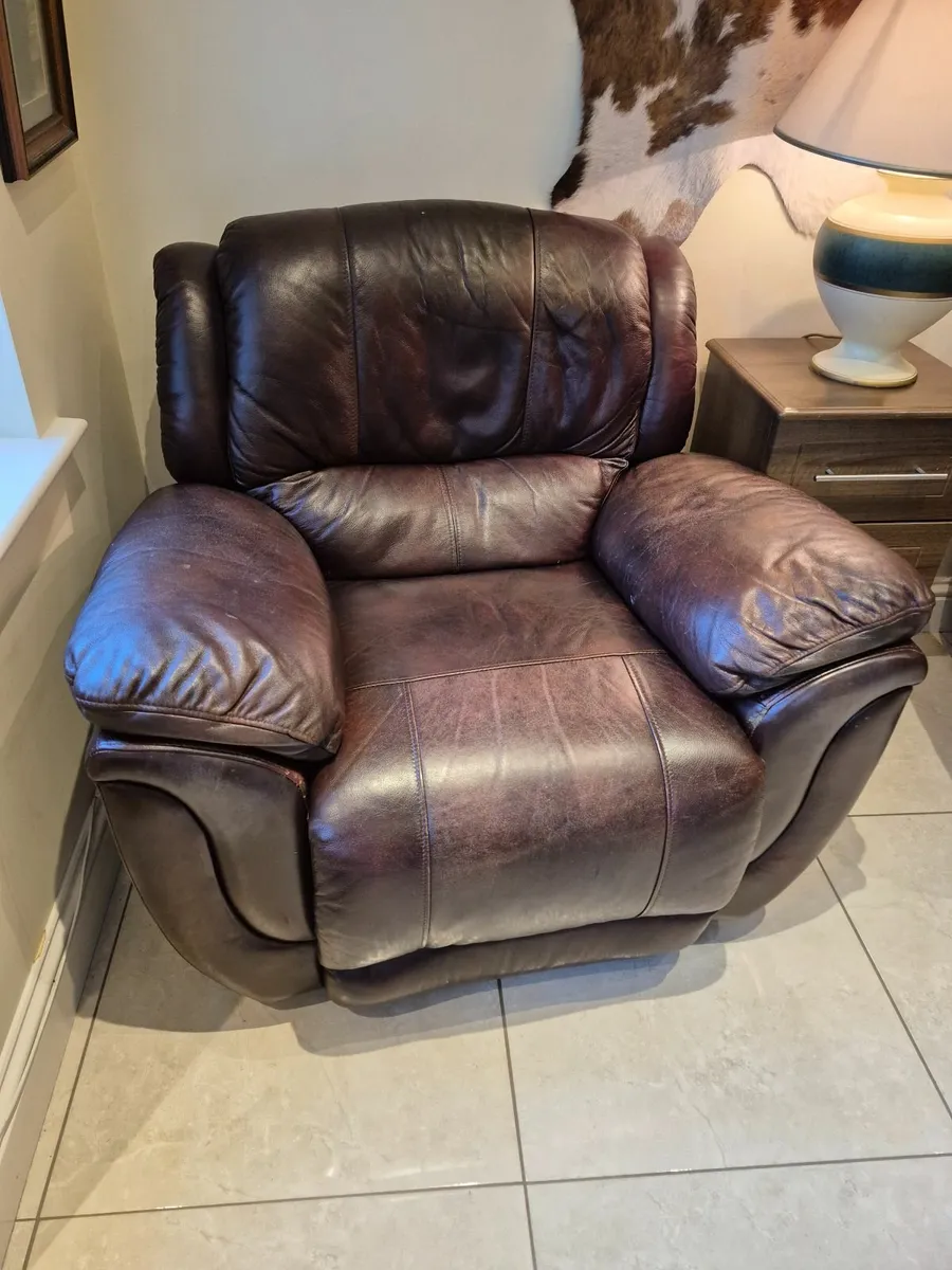 Leather couch suite - 4 piece - Image 3