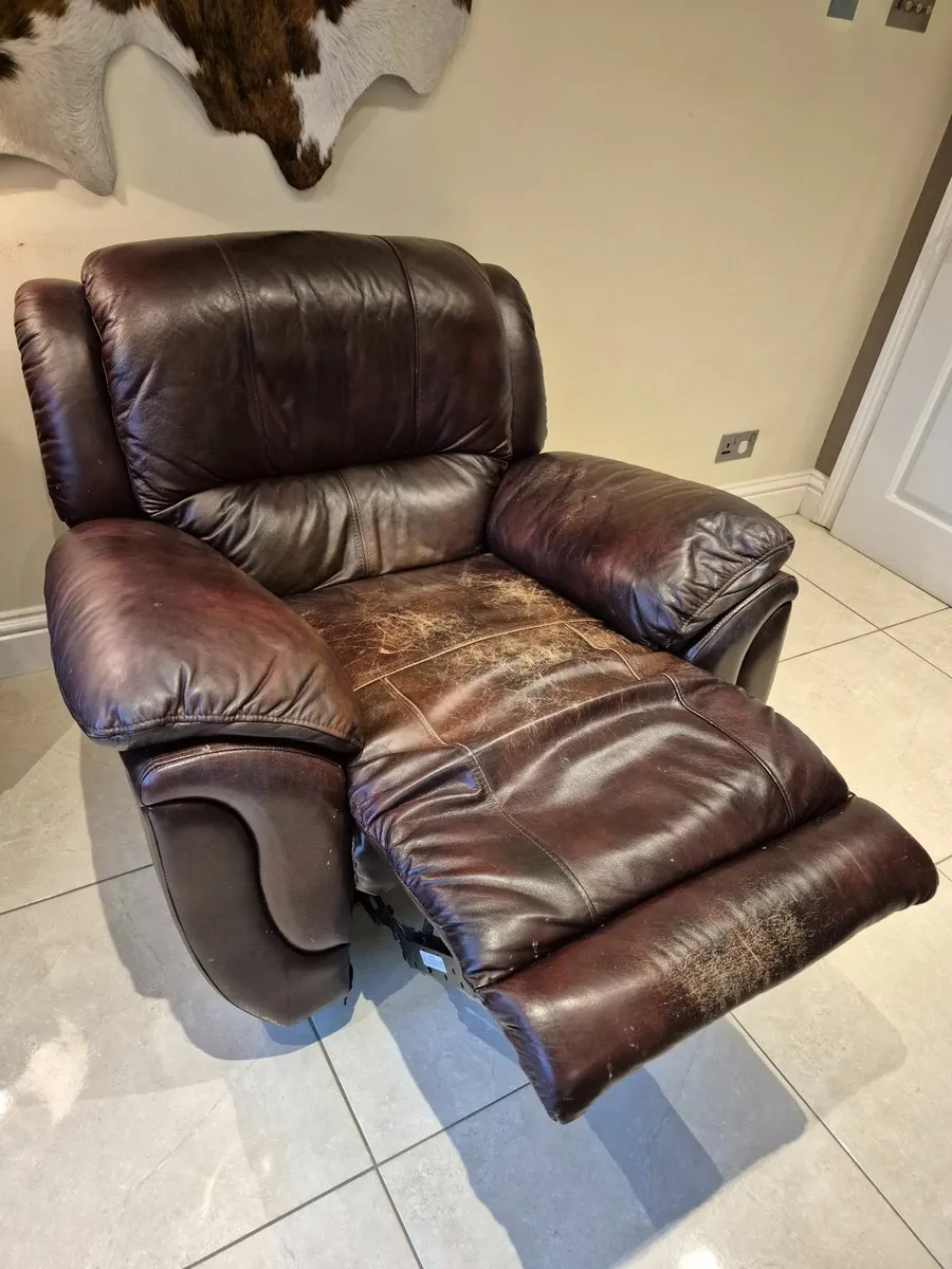 Leather couch suite - 4 piece - Image 4