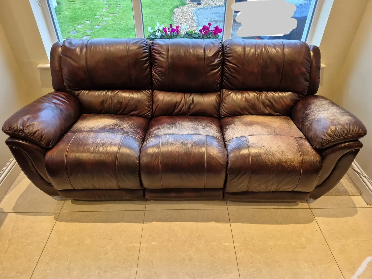 Leather couch suite - 4 piece - Image 1