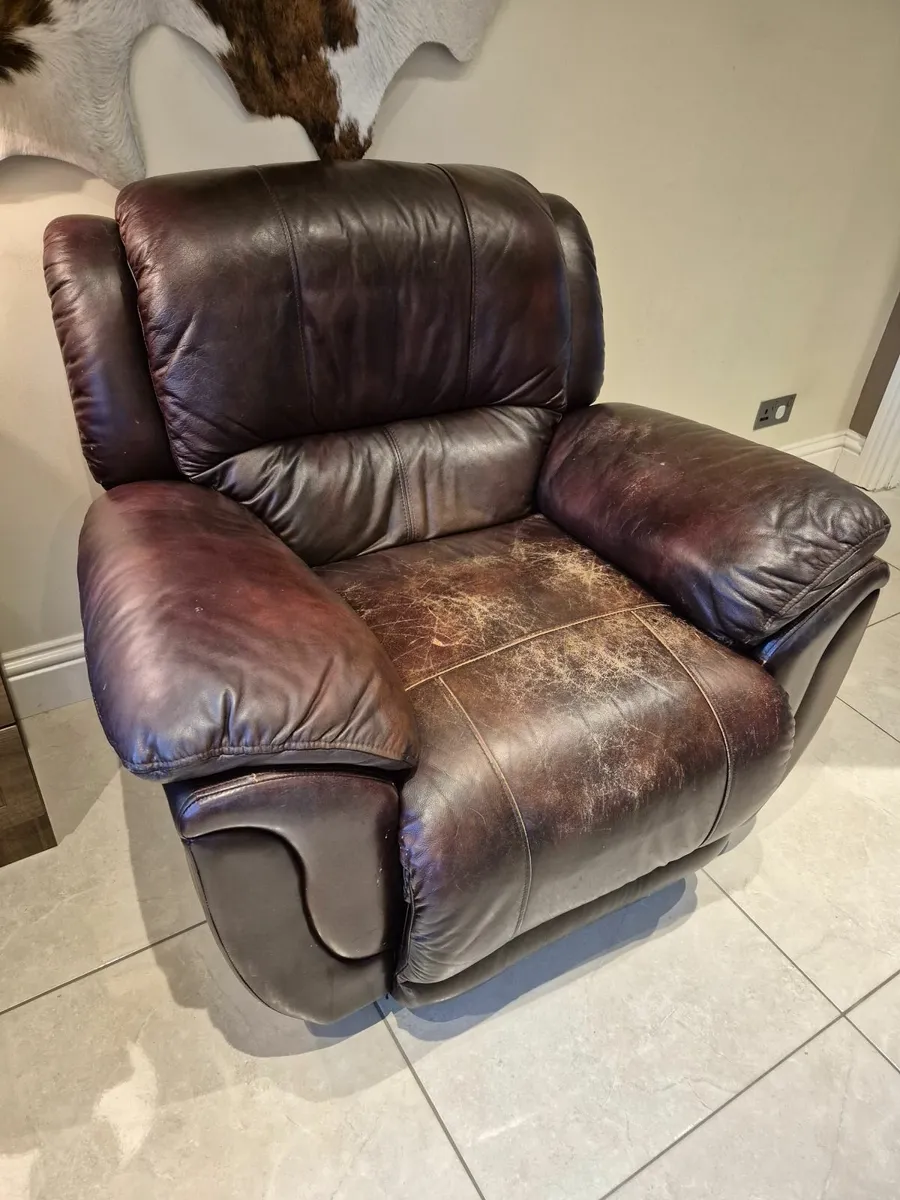 Leather couch suite - 3 piece - Image 4