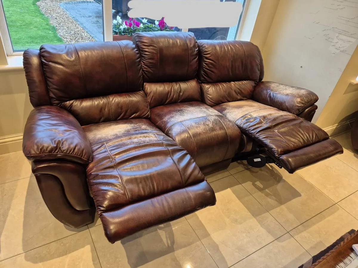 Beautiful leather couch - Image 2