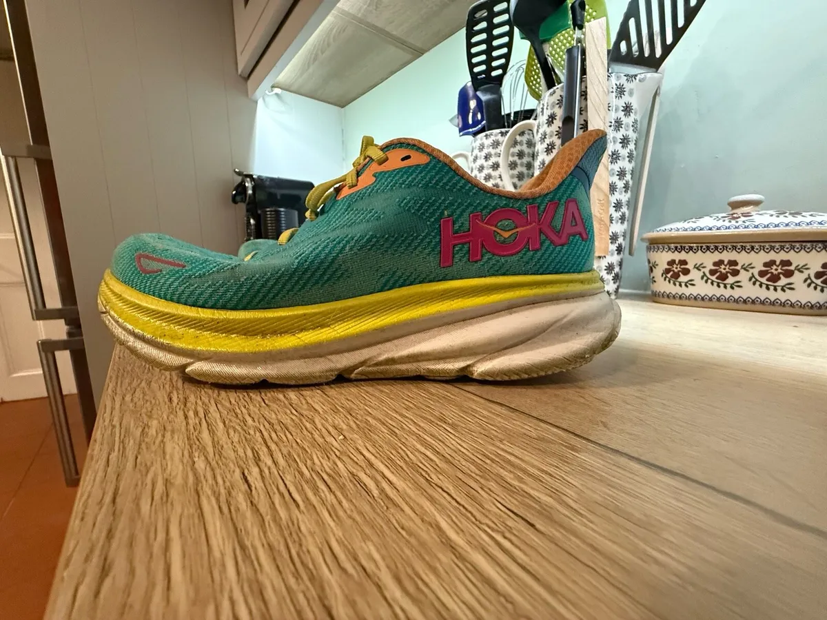 Hoka Clifton 9 - mens size 42 - Image 2