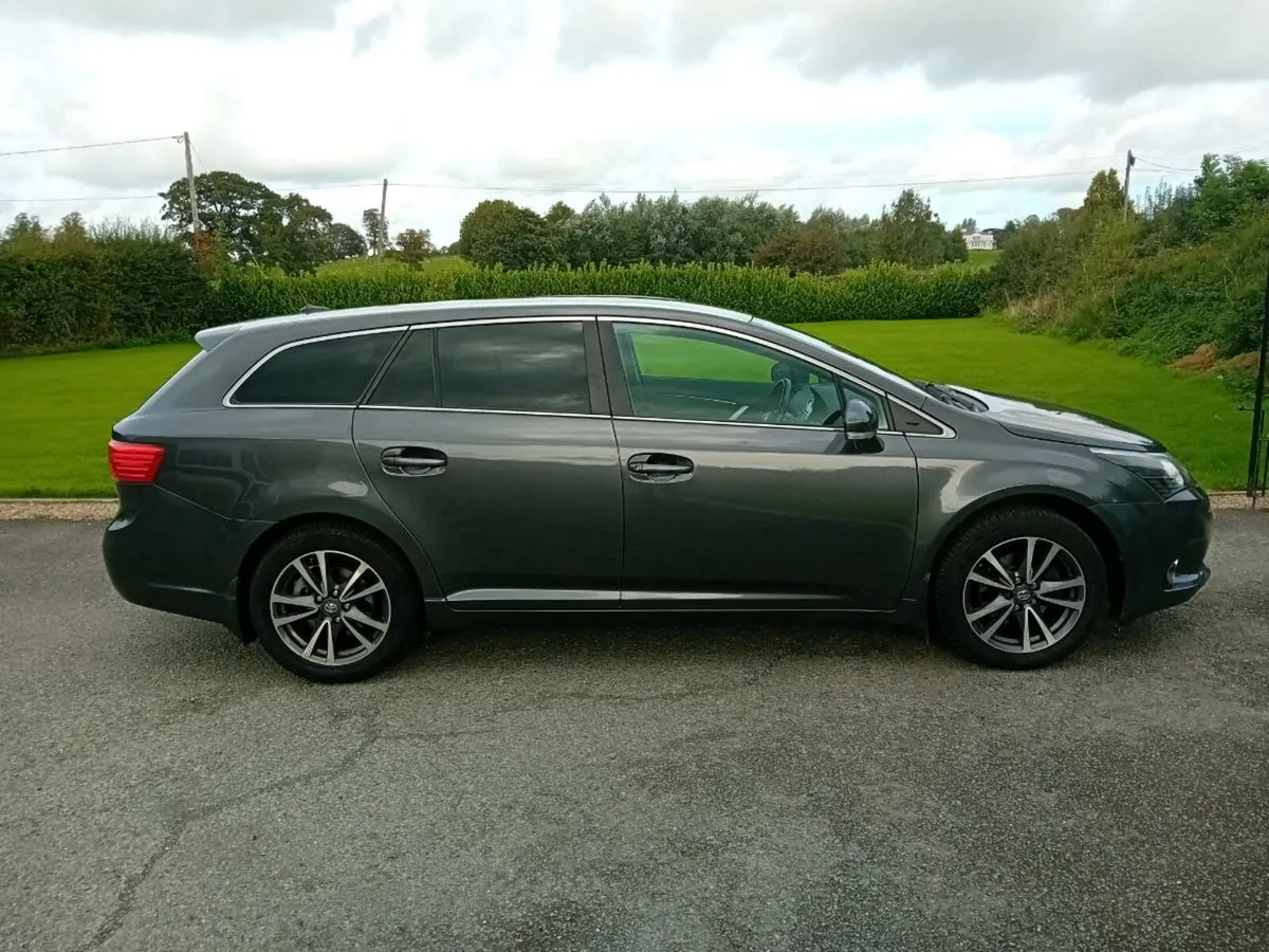 2014 Toyota Avensis Estate - Image 2