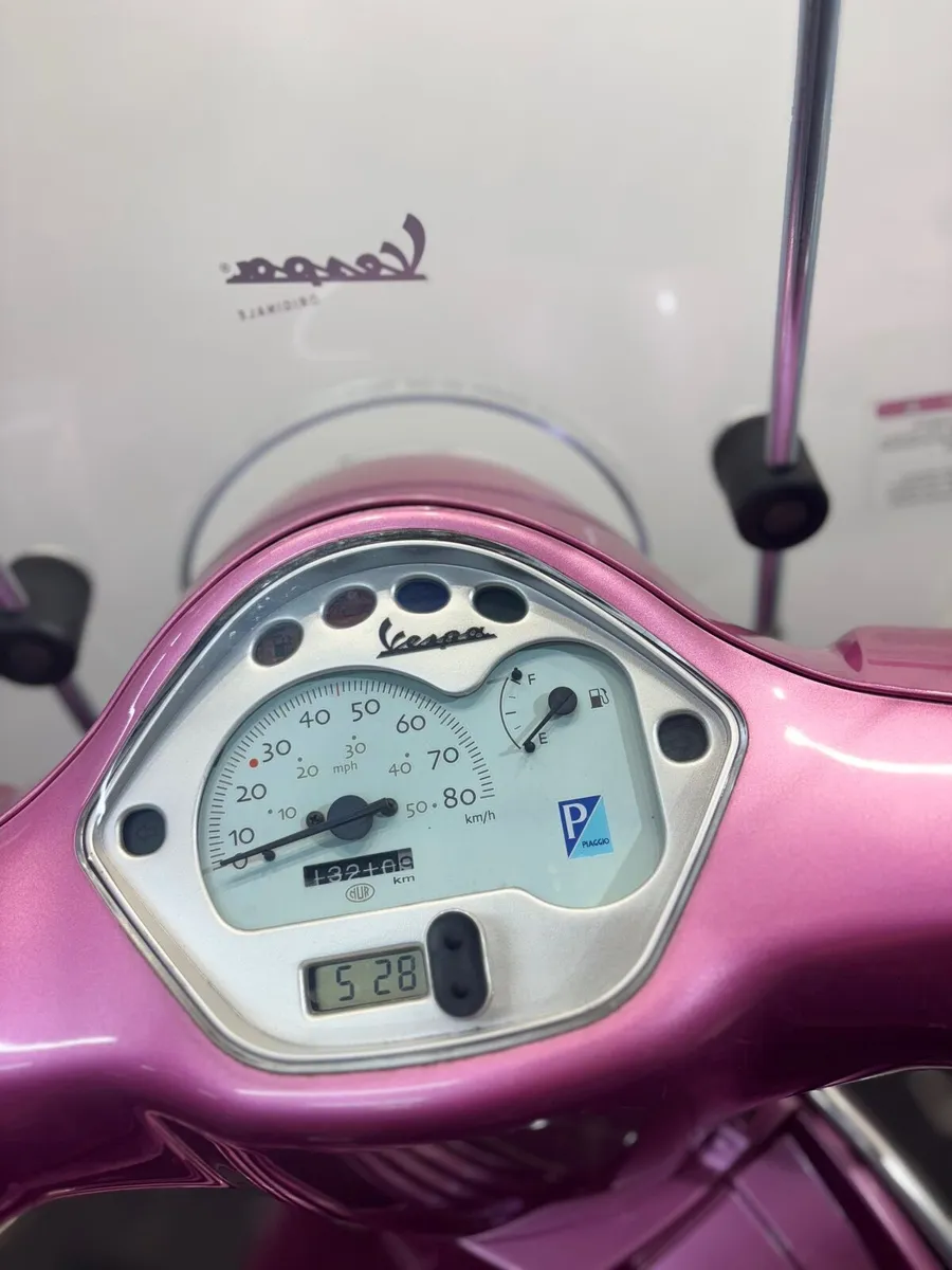 Piaggio Vespa 2010 - Image 2