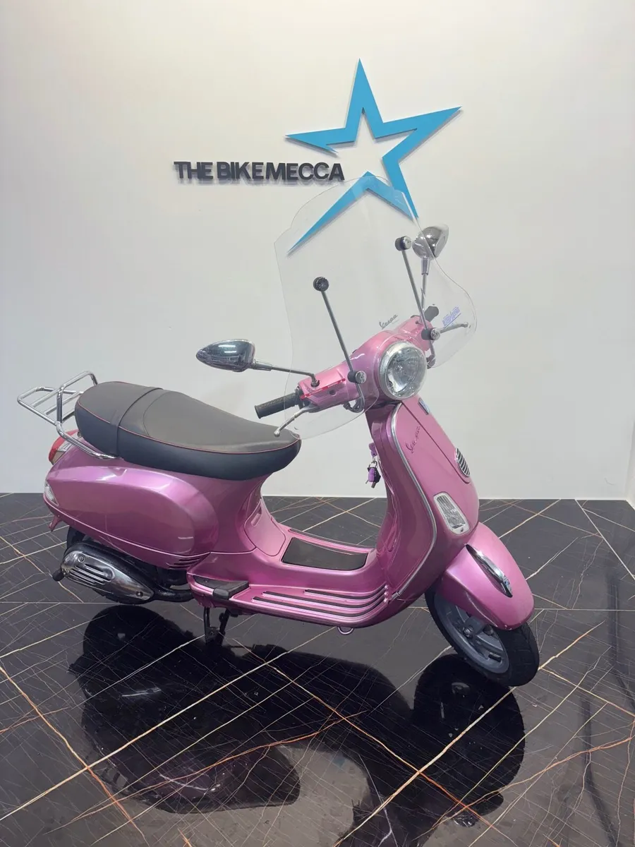 Piaggio Vespa 2010 - Image 1