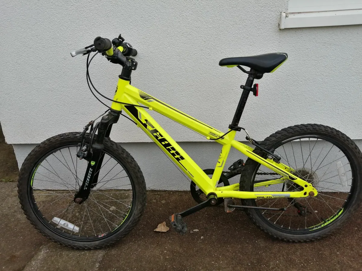 child's bike - Image 1