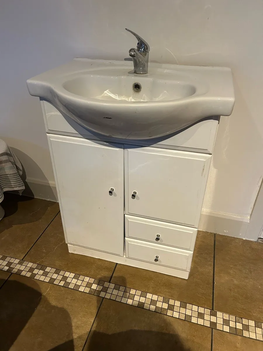 Bathroom sink