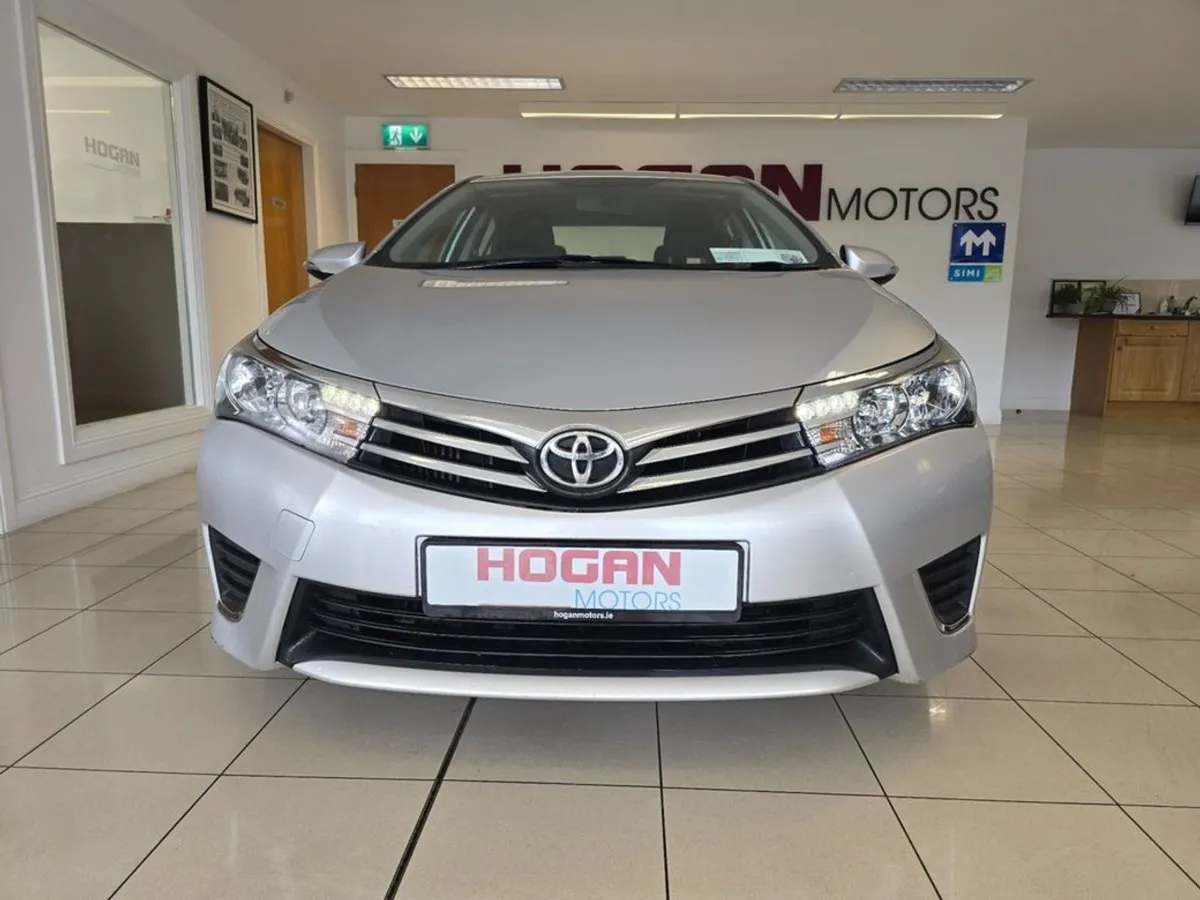 Toyota Corolla 1.4d Terra 4DR Saloon - Image 2