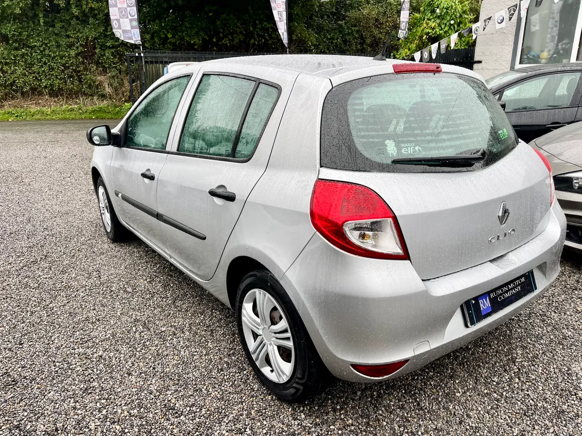 12 Renault Clio 1.2 - Image 2
