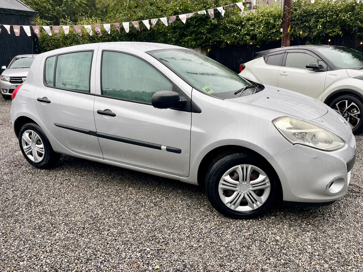 12 Renault Clio 1.2 - Image 4