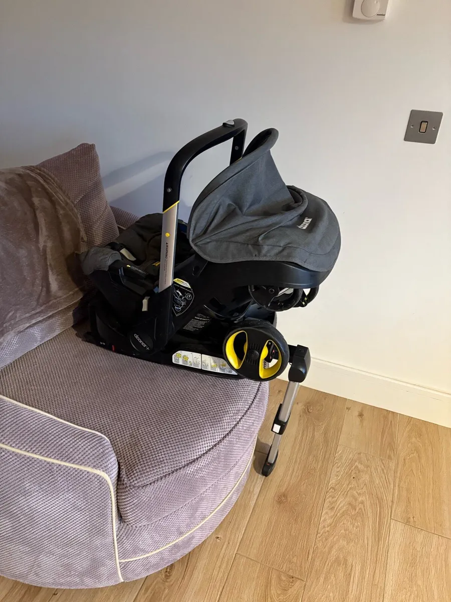 Doona Buggy - Car Seat - Stroller - Carrier - Image 4