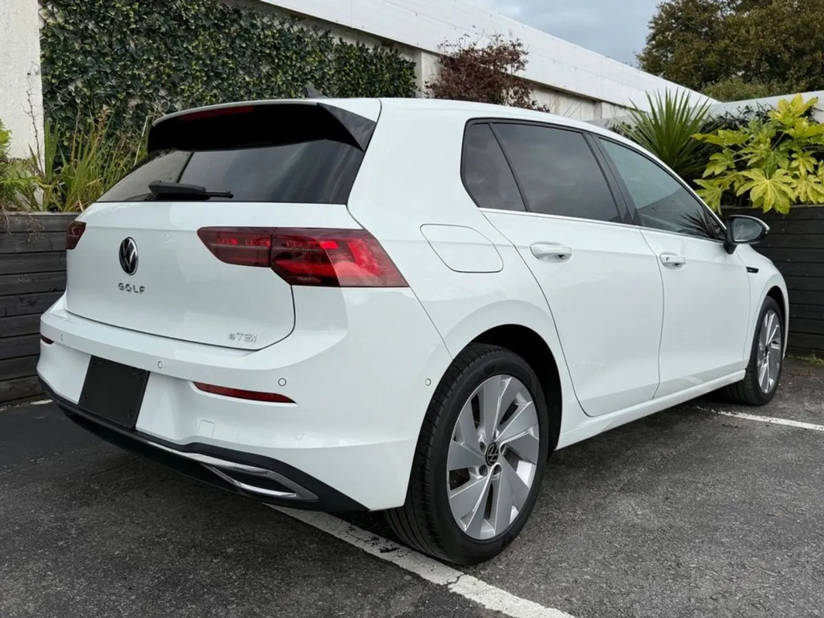 Volkswagen Golf 1.5 Etsi Hybrid Auto / Style Spec - Image 4
