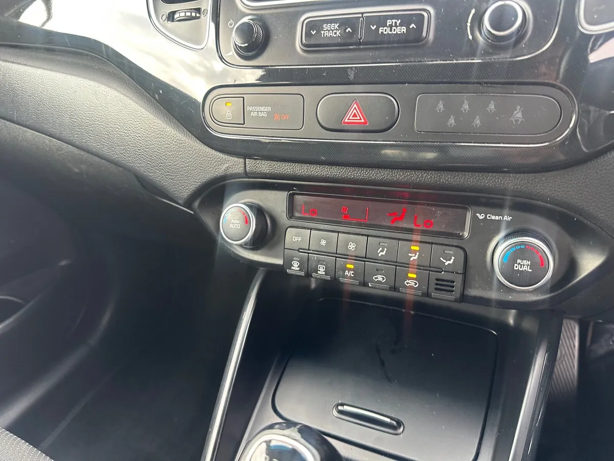 Kia Carens 2016 - Image 4