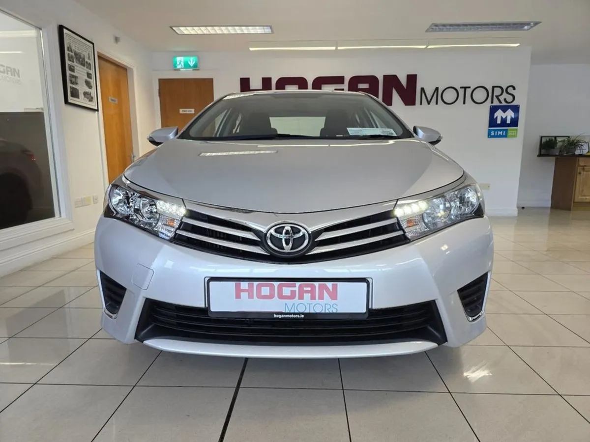 Toyota Corolla 1.4 D4D Terra 4DR Saloon - Image 2
