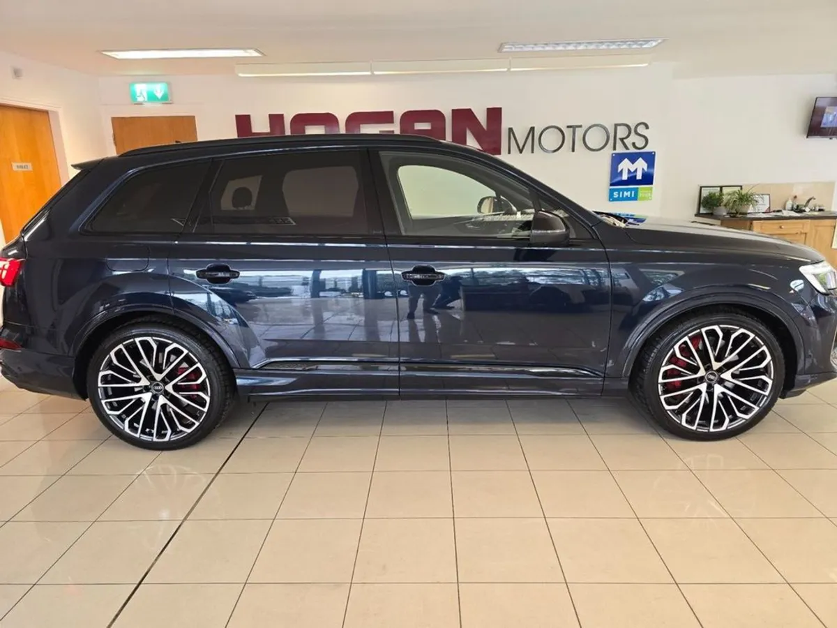 Audi Q7 55 Quattro S Line Phev 290KW Full Spec - Image 3