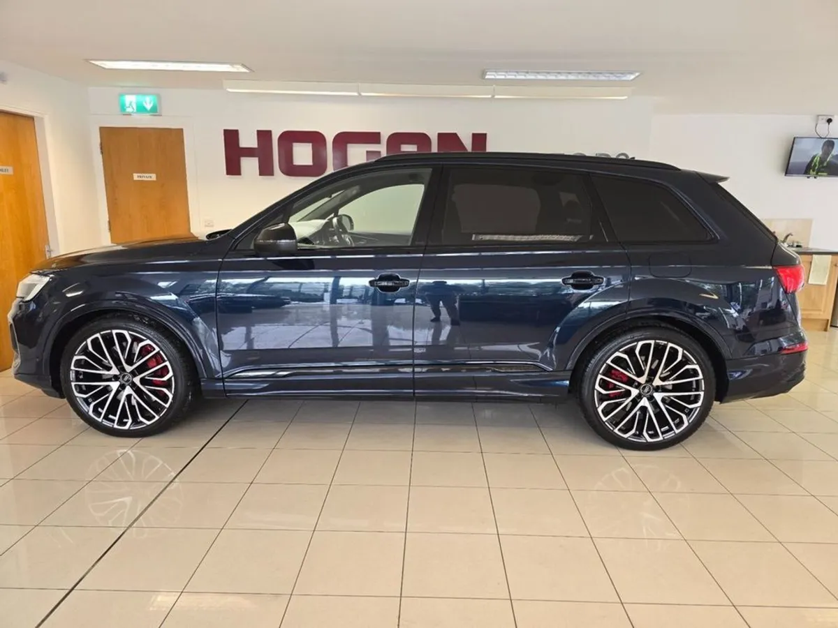 Audi Q7 55 Quattro S Line Phev 290KW Full Spec - Image 4