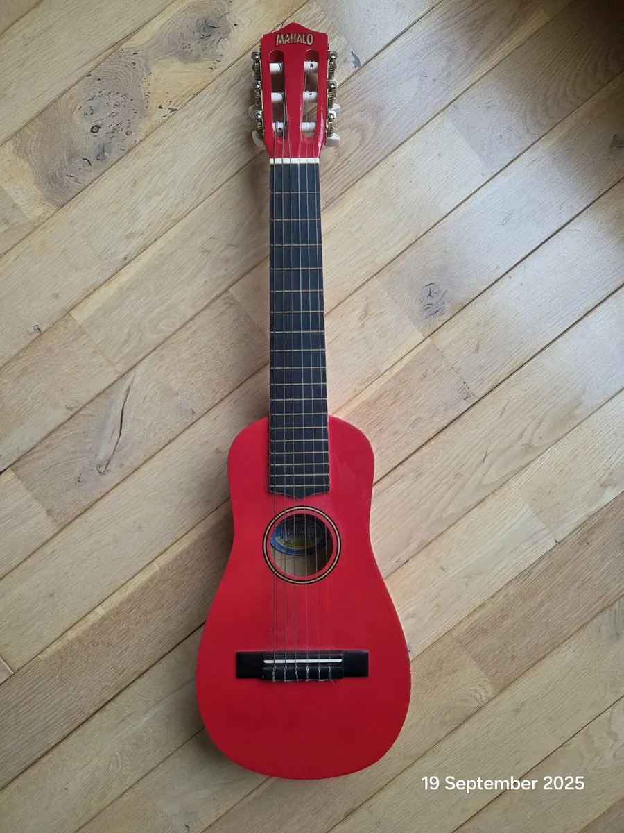 Ukulele - Image 1