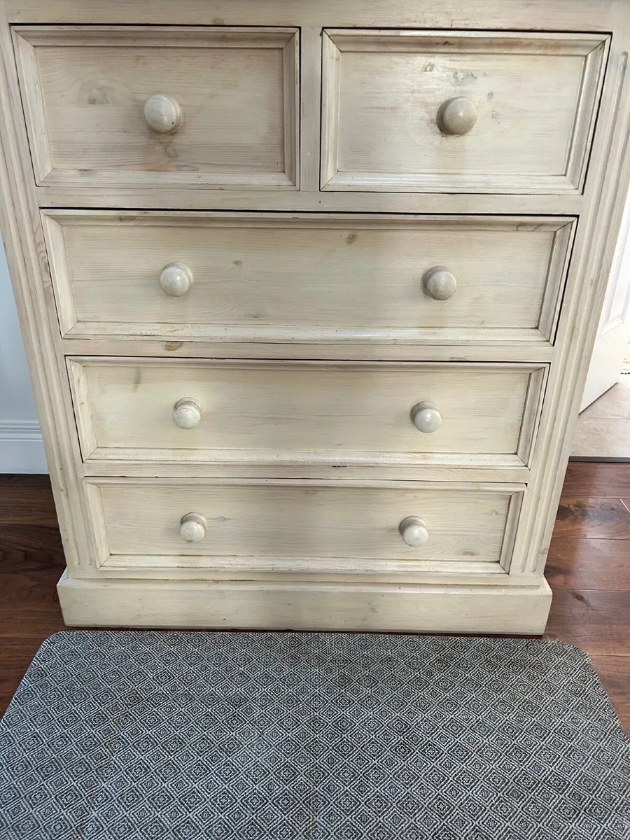 chest of drawers - Image 1
